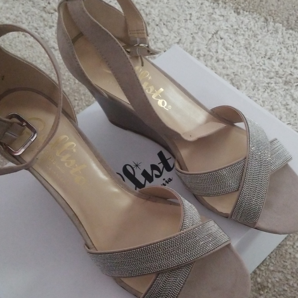 Gorgeous ankle strap sandal